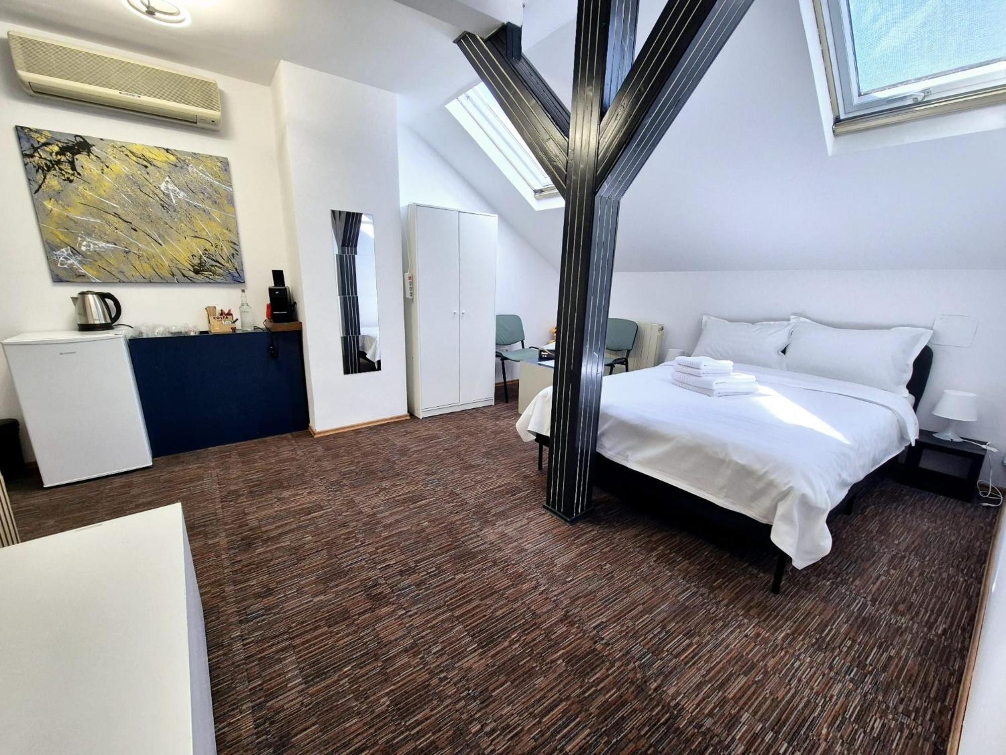 Boutique Old 6 *