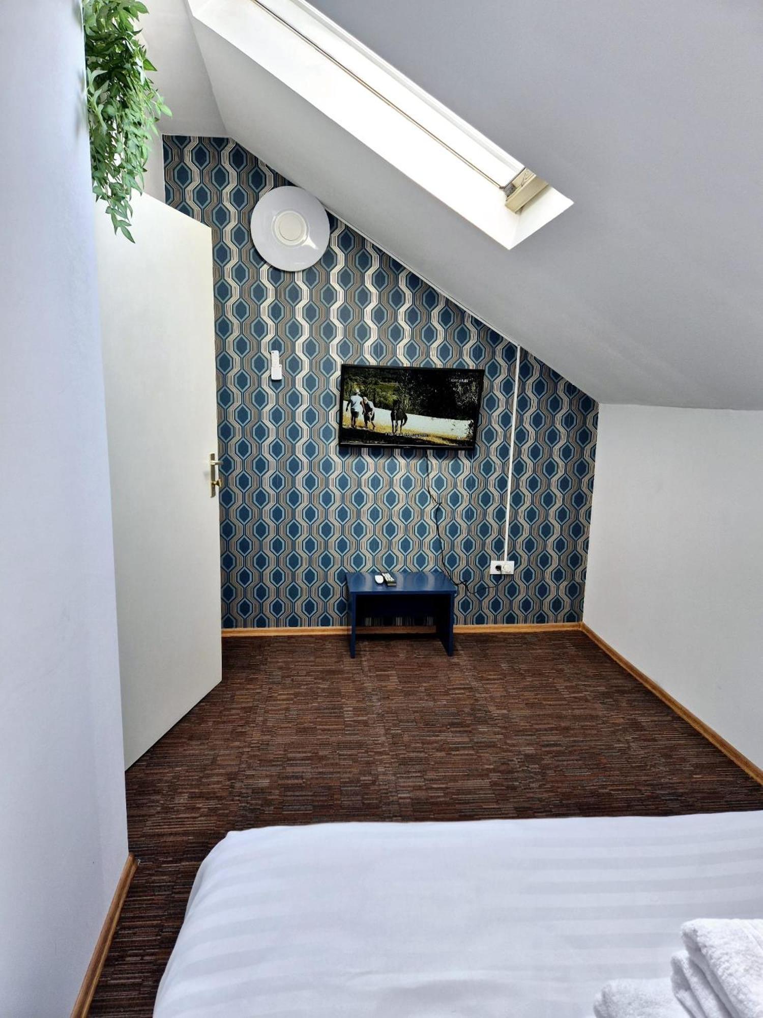 Boutique Old 6 *